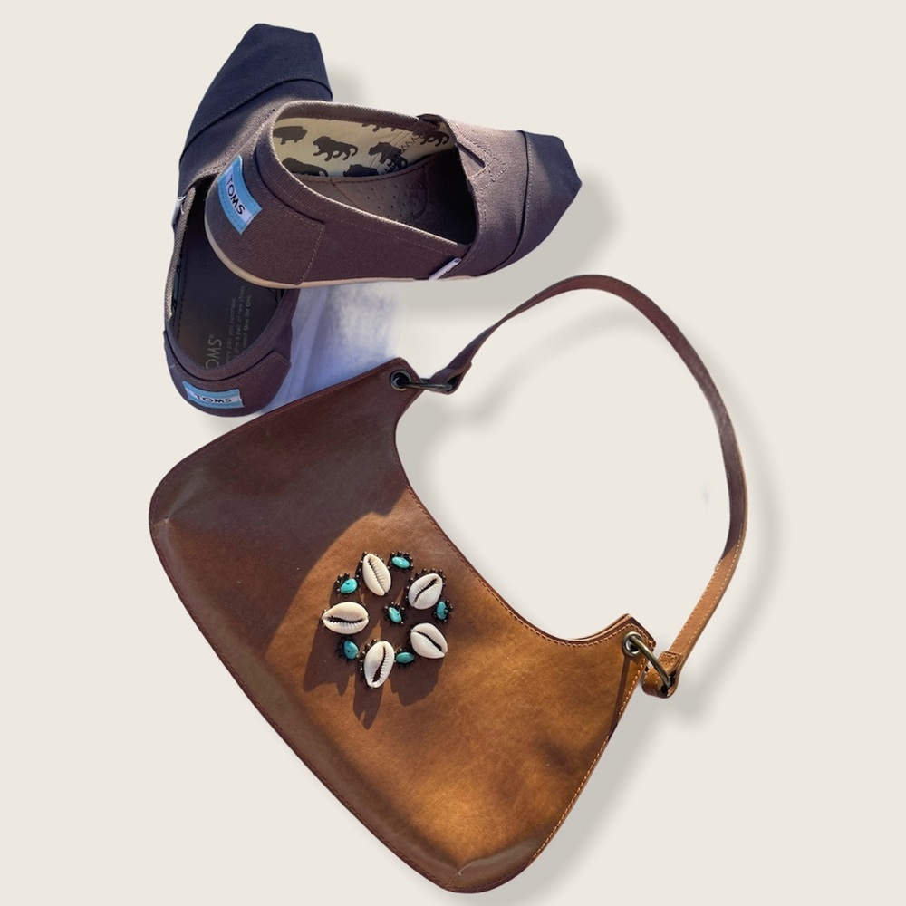 Small Vintage Style Steve Madden Purse With Shell